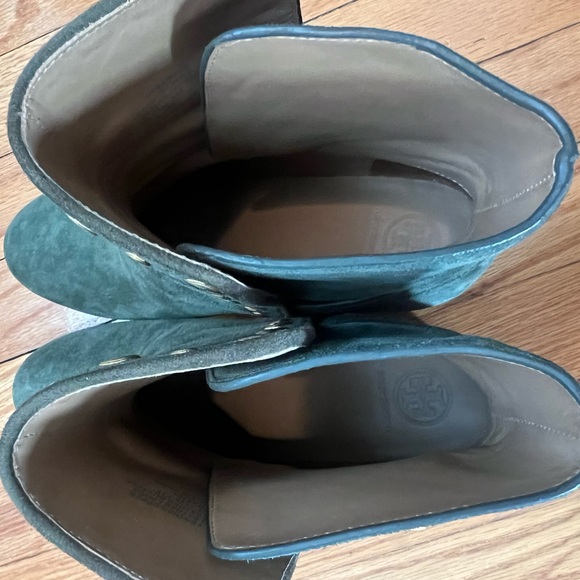 Tory Burch Kira Olive Green Suede Gold Stud Logo Ankle Bootie - Picture 15 of 17